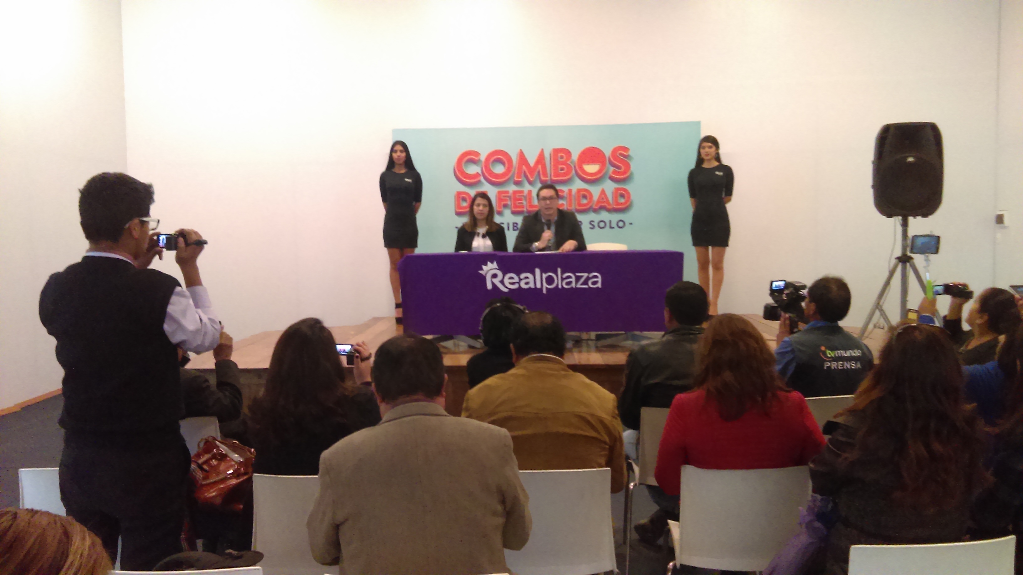 Conferencia de Prensa Real Plaza